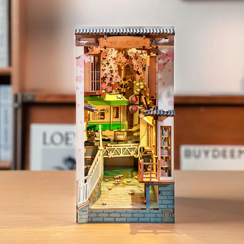 3D Creative Bookends Kit - Sakura Densya Tram Book Nook